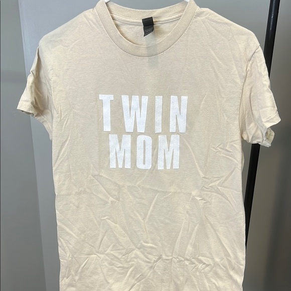 Gildan Tops - Twin Mom T-Shirt